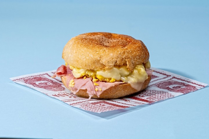 HAM BREAKFAST SANDWICH