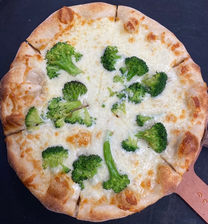 12" White Pizza with Broccoli