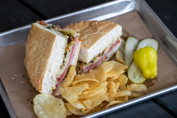 Muffuletta Whole w/Chips