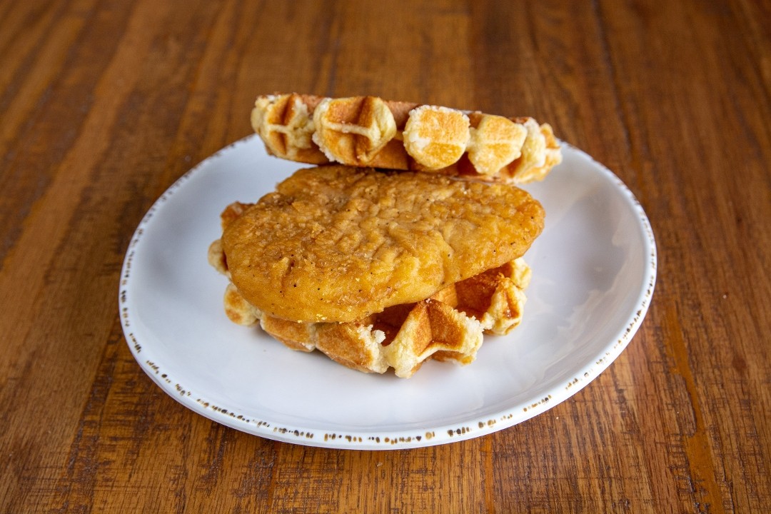 CHICKEN & WAFFLES