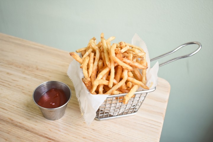 CRISPY SHOESTRING FRIES