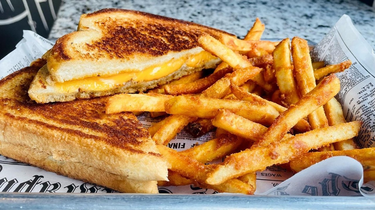 Grilled Cheese w/fries