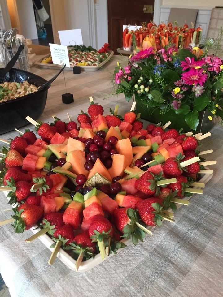 Fruit Platter Feeds 30 People