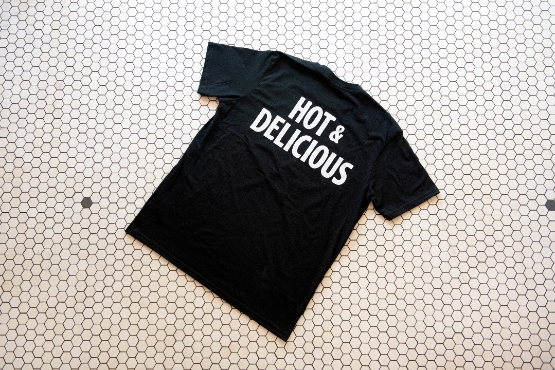 Hot & Delicious T-shirt - Black