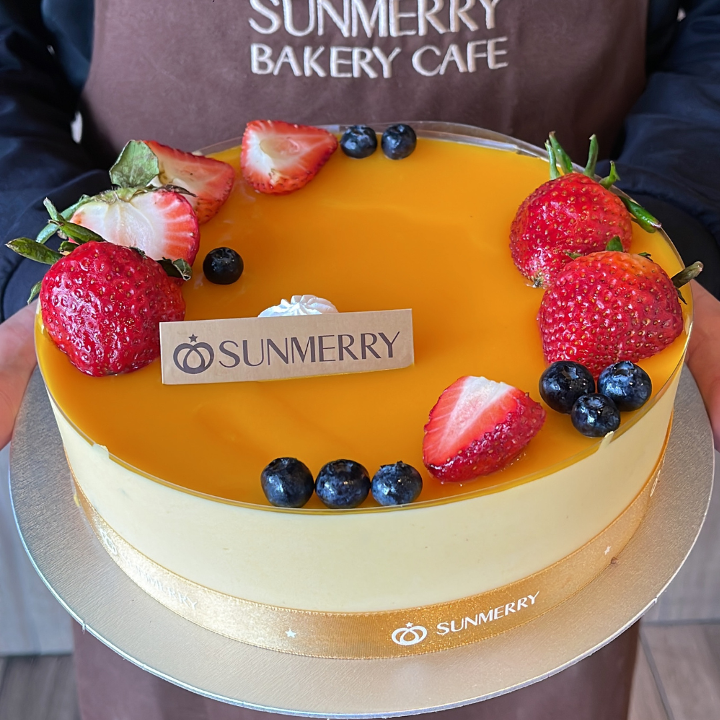 8'' Mango Mousse