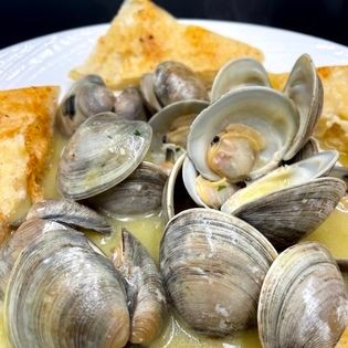 Littleneck Clams Bistro Style