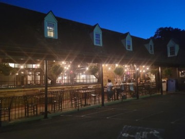 O'Brien's Irish Pub - 380 Broadview Ave