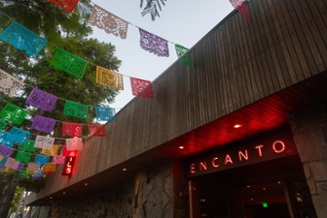 Encanto 2121 Hillhurst Avenue