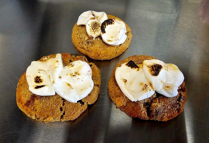 SMORES CHOCOLATE CHIP COOKIE