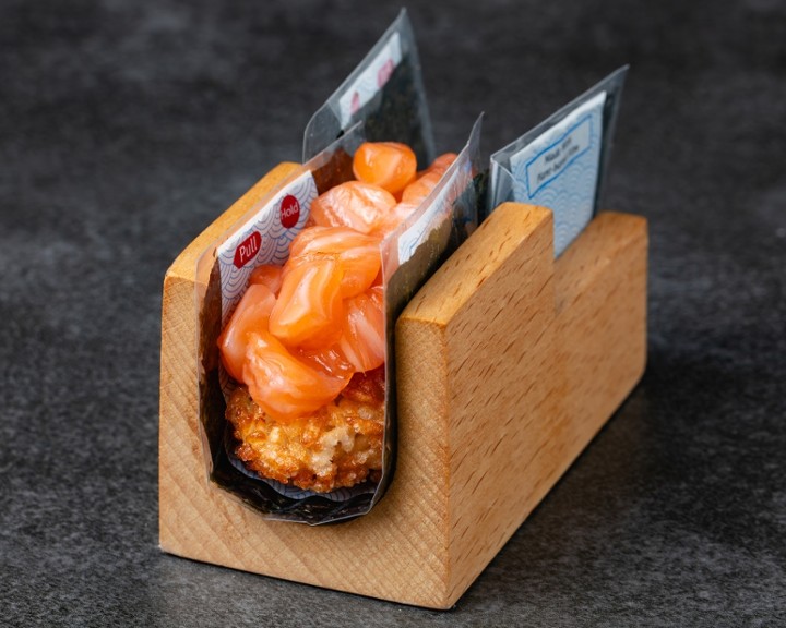 Faroe Islands Salmon Crispy Hand Roll