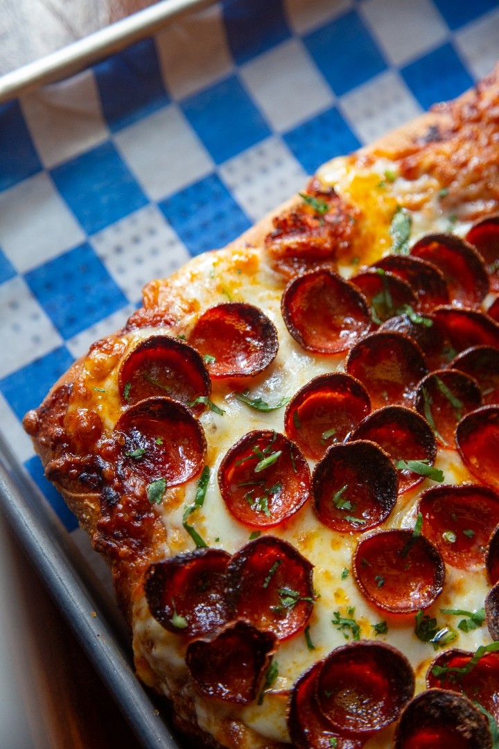 Pizza Friendly Pizza Chicago PEPPERONI whole
