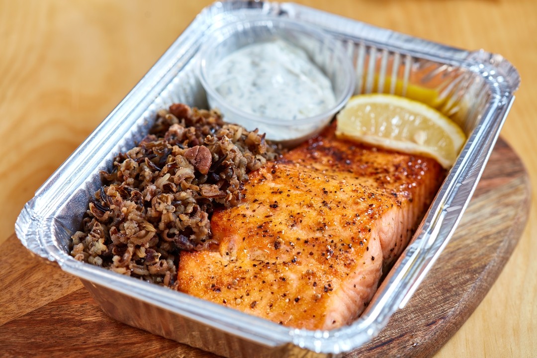 ★10oz Charbroiled Salmon★