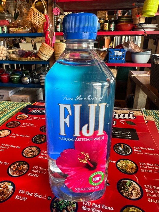 Natural water from the islands of FUJI