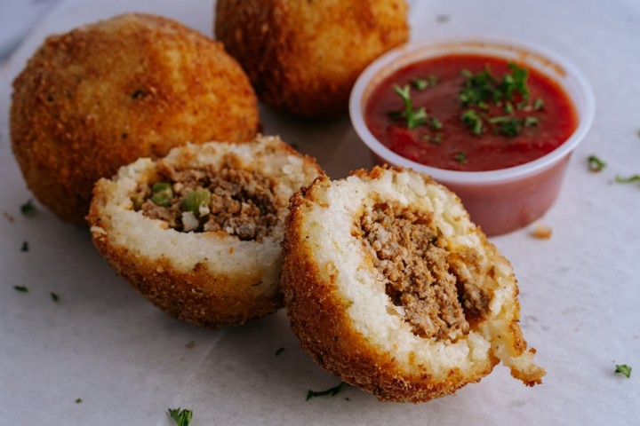 Arancini 6oz ( Big Italian Rice ball)