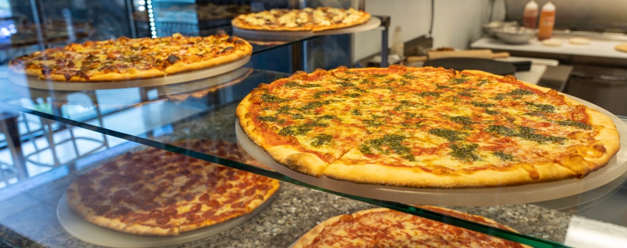 Mombo's Pizza