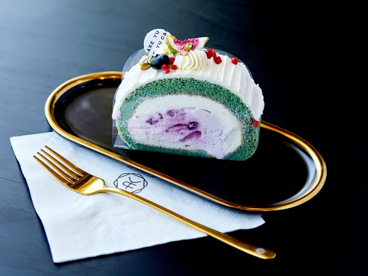 Yogurt Blueberry Cake Roll