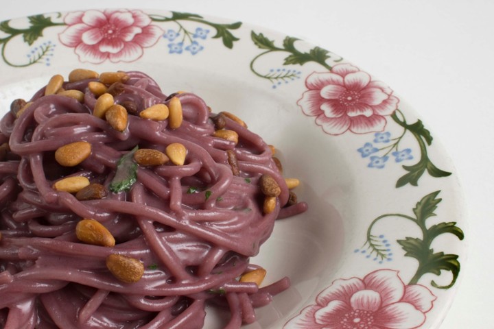 Red Wine Spaghetti w/Pine Nuts