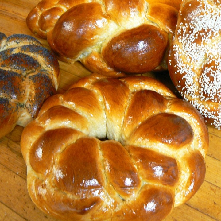 Poppy Round Challah
