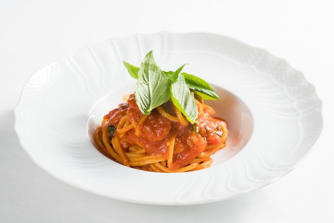 Spaghetti al Pomodoro*