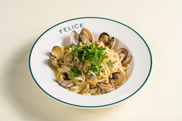 Linguine alle Vongole*