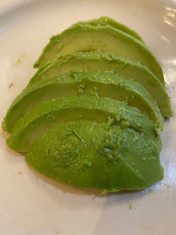 Half Avocado (sliced)