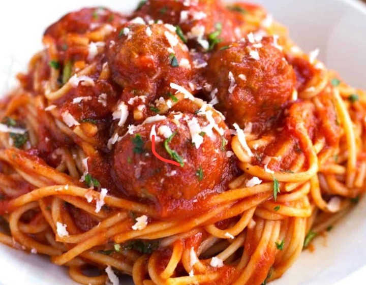 Spaghetti w/ Marinara Sauce, choice of Meat & Garlic Bread