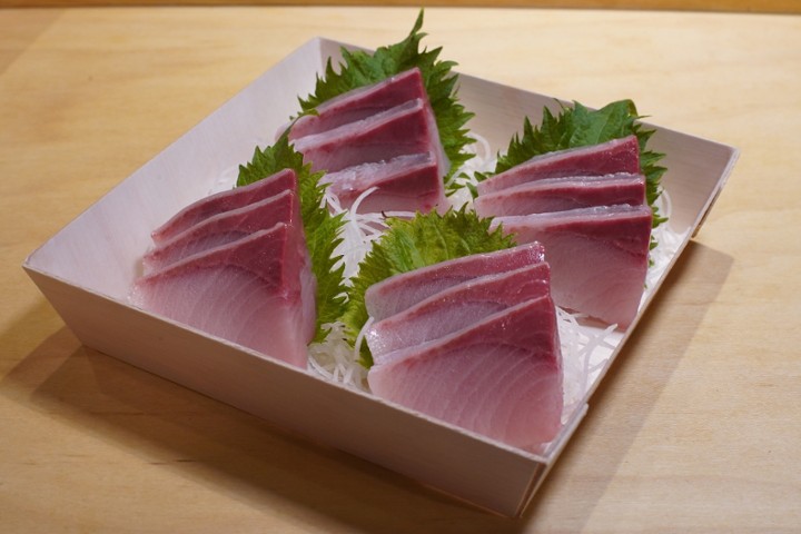 Hamachi Sashimi (12pc)