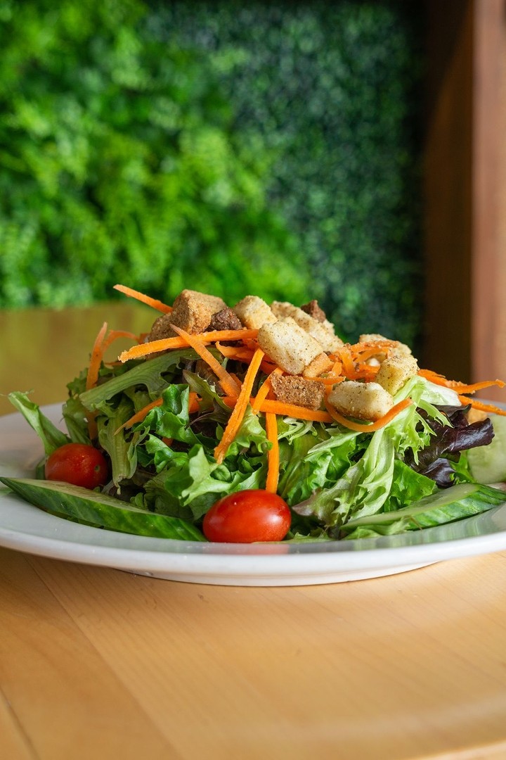Half Greens Salad (V)