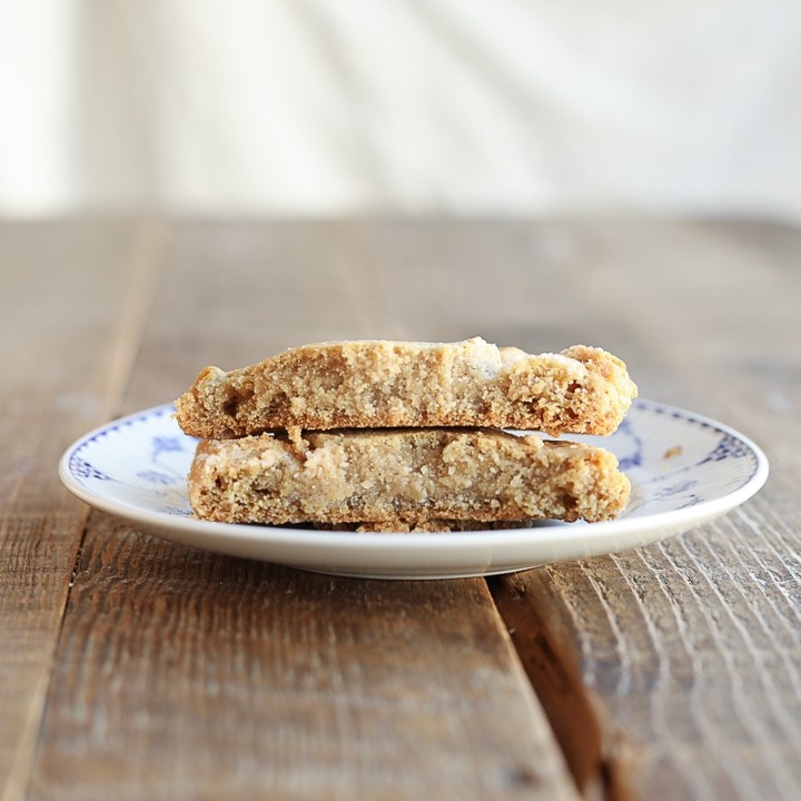 Vegan Ginger Molasses Cookie
