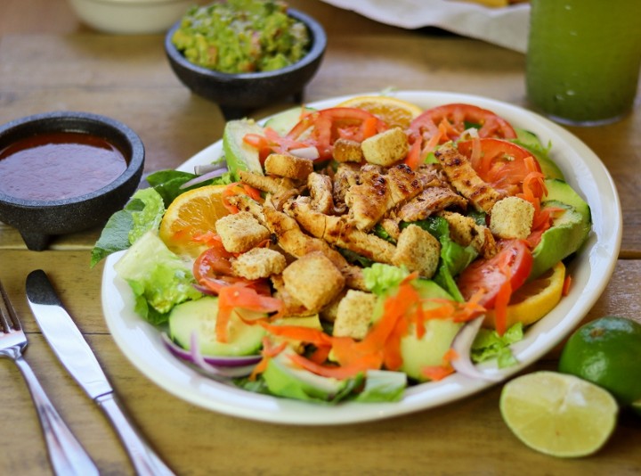 Ensalada de Pollo $16.99