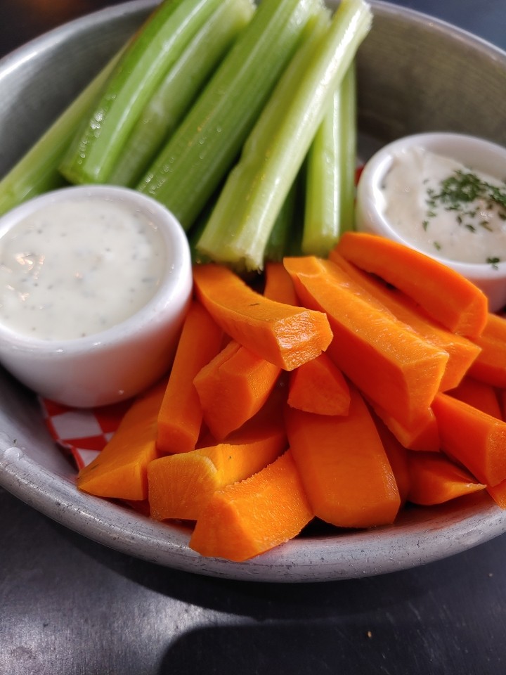 Carrot & Celery Basket GF