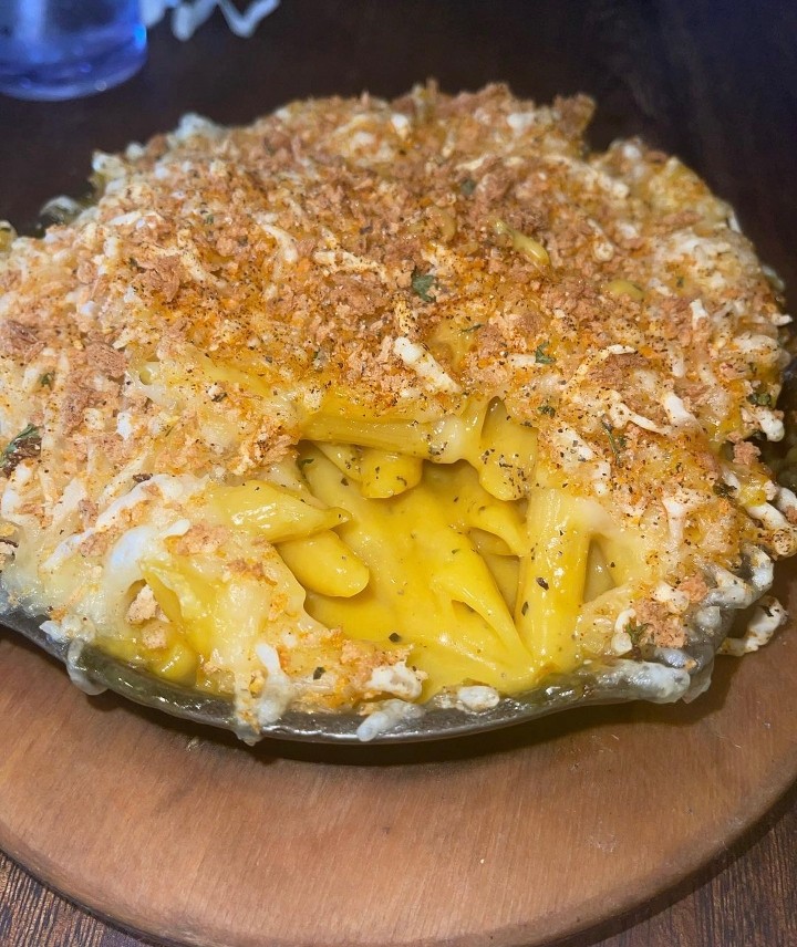 AISHA'S VEGAN MAC & CHEESE