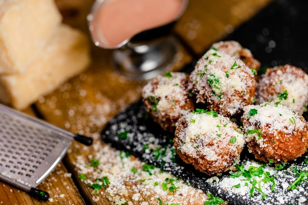 FRIED FIVE CHEESE TRUFFLE MAC