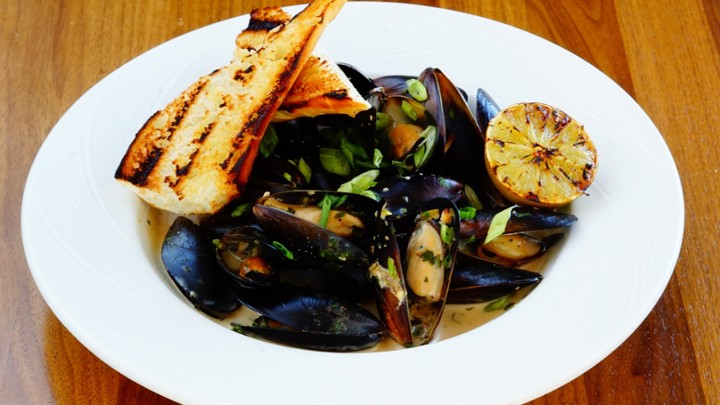 Coconut Chili Mussels