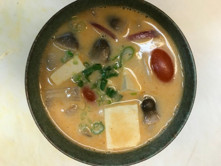 TOM KHA