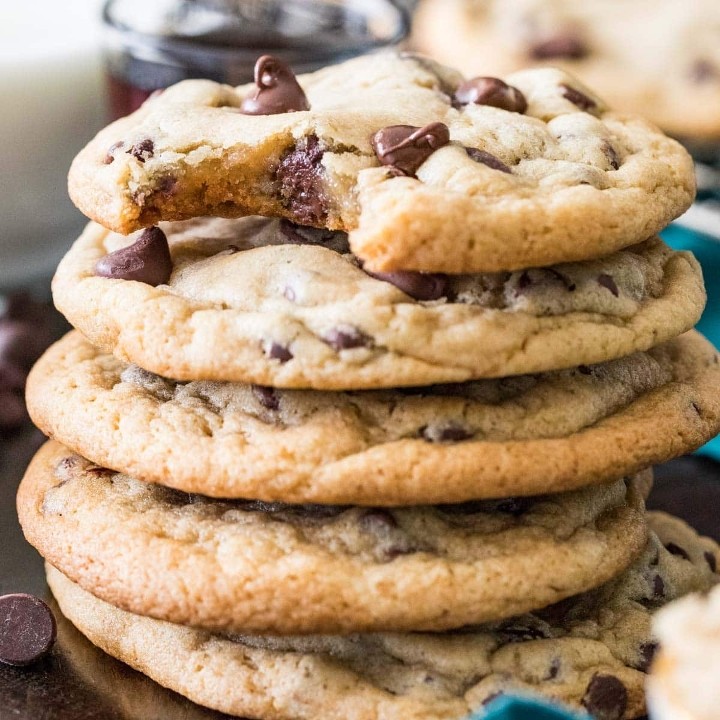 Chocolate Chip Cookies (2pc)