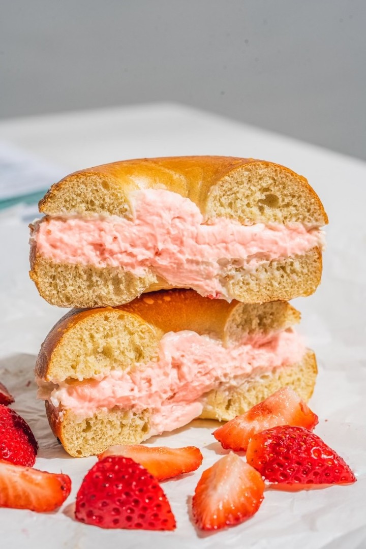 BAGEL WITH STRAWBERRY CREAM CHEESE