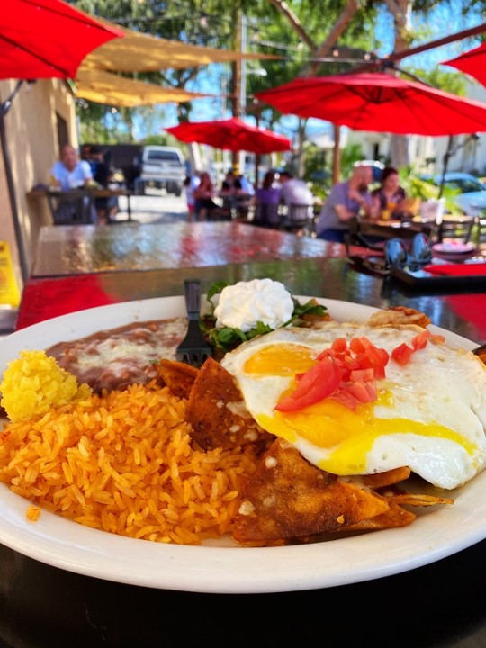 CHILAQUILES ROJOS