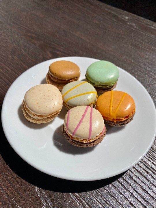Assorted French Macarons 6ct