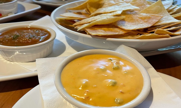 Chips & Queso