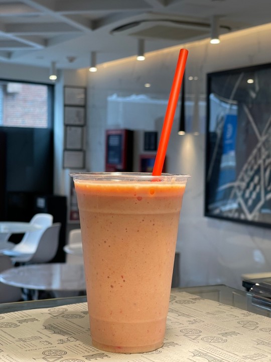 Strawmanada Smoothie 20oz