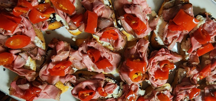 Roast Beef Crostini