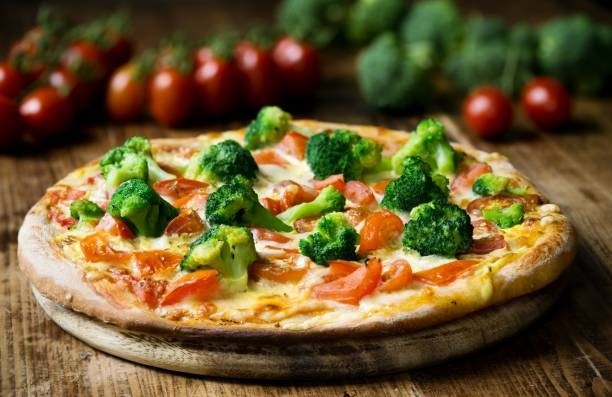 Personal Pollo Broccoli Pizza