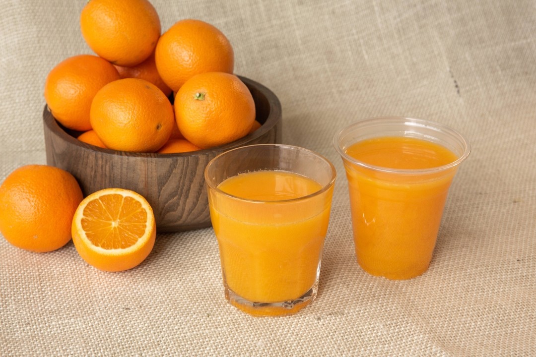 16 OZ Fresh-Squeezed Orange Juice