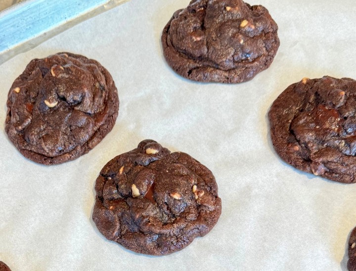 Peanut Butter Chip & Fudge Cookie