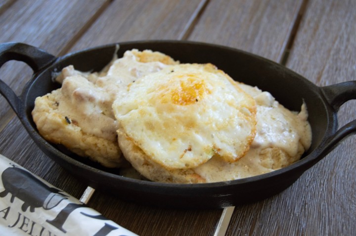 Sausage Gravy & Biscuits