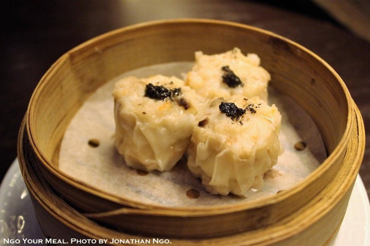 Truffle Jumbo Siu Mai with Shrimp & Pork and Lumpfish Caviar (3 pieces)