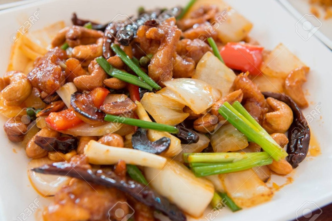 Lunch Special Pad Med Ma Muang