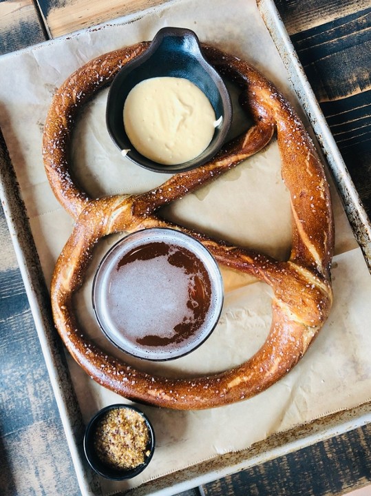 LARGE Queen City Pretzel