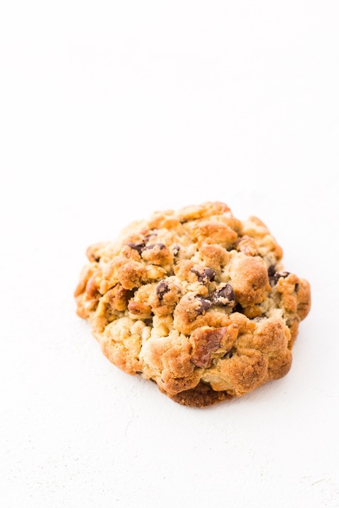 Chocolate Chip Walnut Cookie